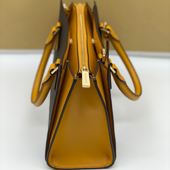 MICHAEL KORS HOPE MEDIUM MESSENGER MARIGOLD - Picture 5 of 16
